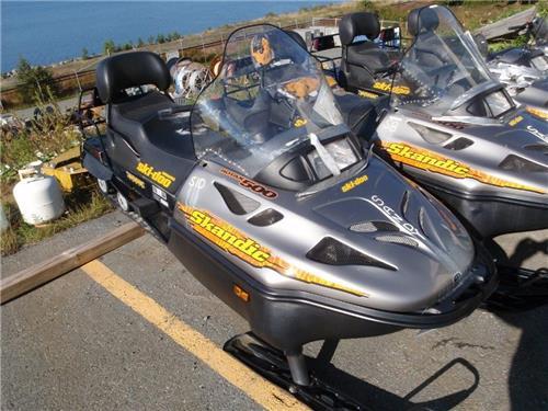 Product picture Ski-Doo Skandic WT Wide Track 2000 PDF Shop Manual Download