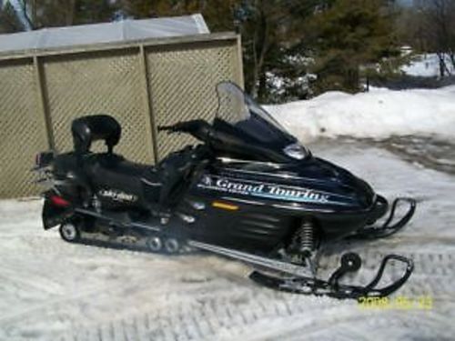 Product picture Ski-Doo Grand Touring 700 SE Millennium 2000 PDF Shop Manual