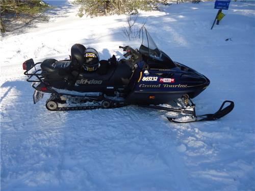 Product picture Ski-Doo Grand Touring 500 1999 PDF Service Manual Download